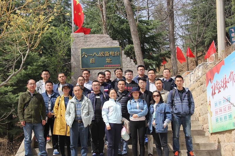 公司組織全體員工進(jìn)行愛(ài)國(guó)主義教育